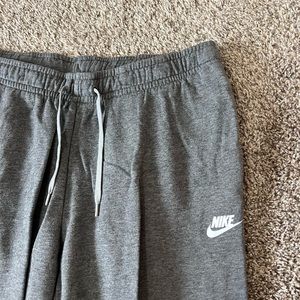 Women’s Nike Essential Joggers